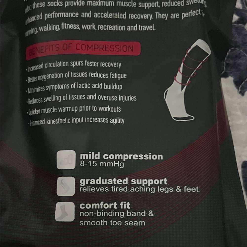 REXX Argyle Compression Socks - Black and Red - Picture 4 of 7